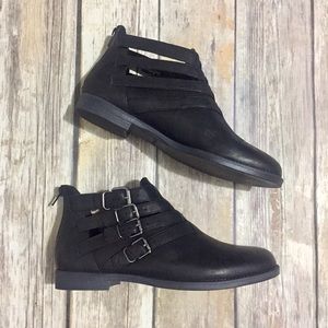 New Bella Vita Ronan Buckle Black Bootie